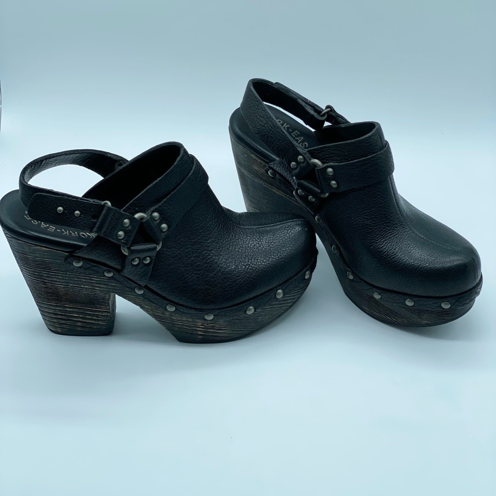 Kork Ease Black Carmella Clogs. Size 7/38